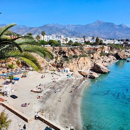 Renovated Apartment On Beachside With Pool Nerja Exteriör bild