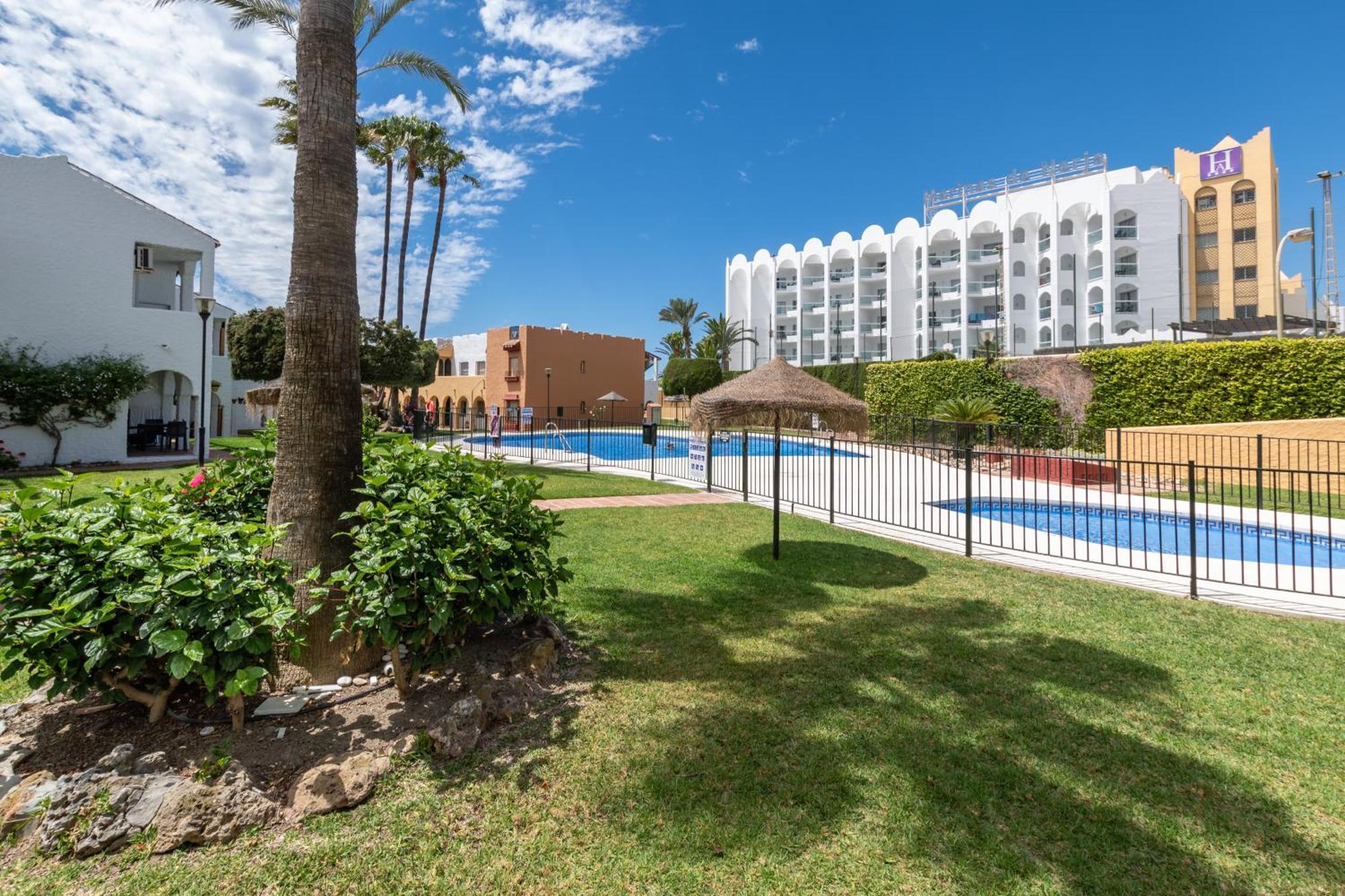 Renovated Apartment On Beachside With Pool Nerja Exteriör bild