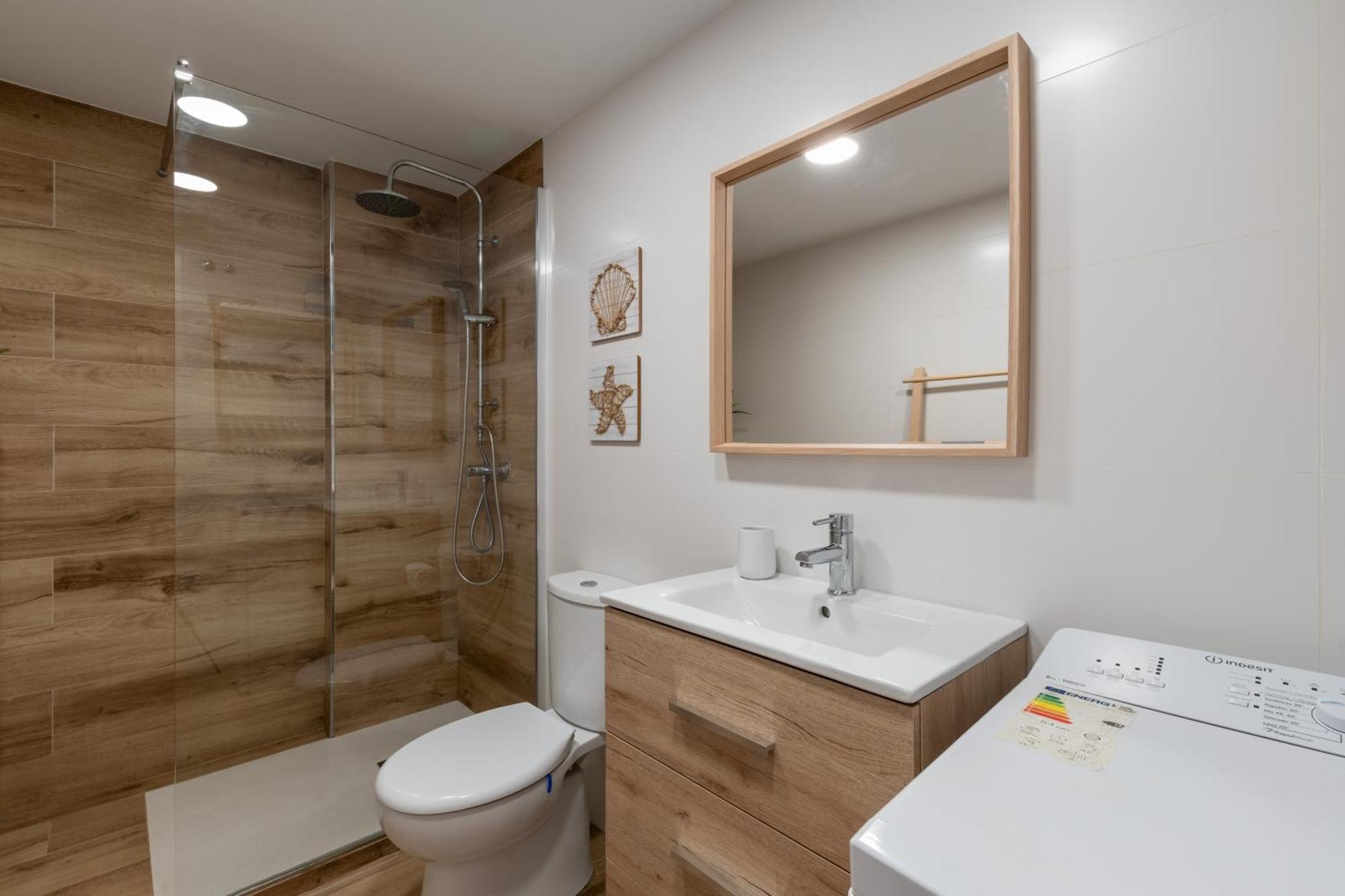 Renovated Apartment On Beachside With Pool Nerja Rum bild