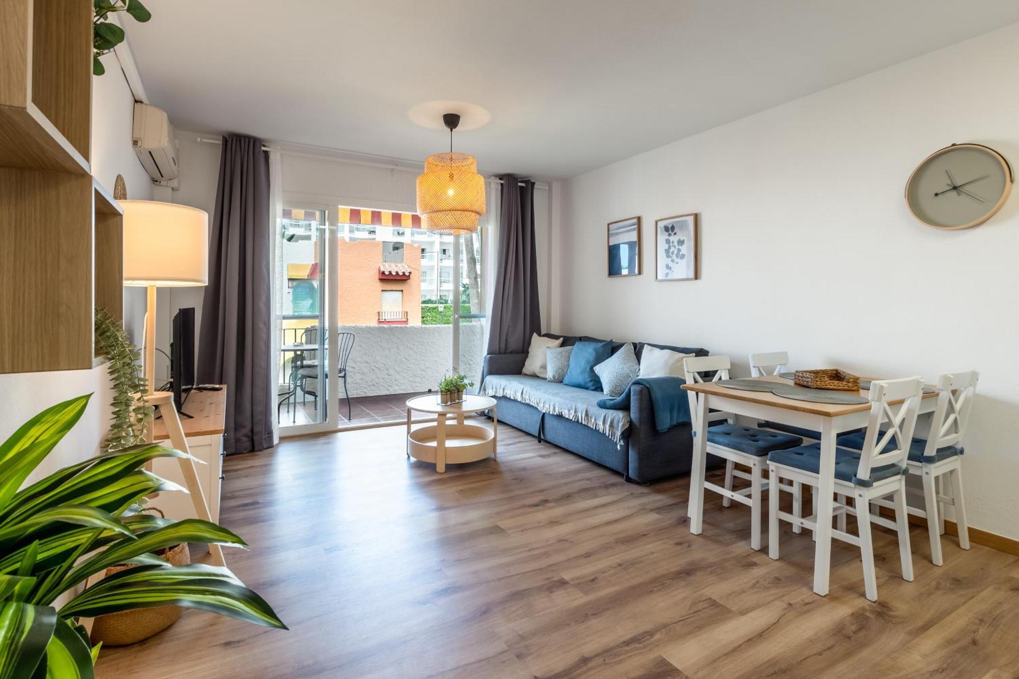 Renovated Apartment On Beachside With Pool Nerja Exteriör bild