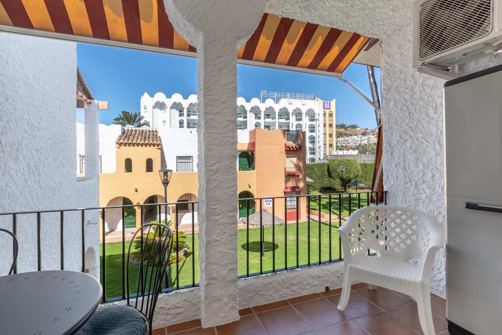 Renovated Apartment On Beachside With Pool Nerja Exteriör bild