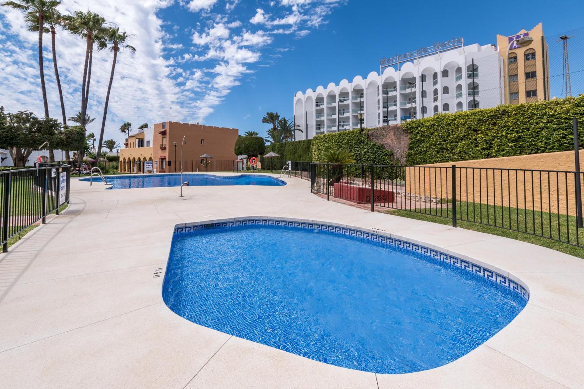 Renovated Apartment On Beachside With Pool Nerja Exteriör bild